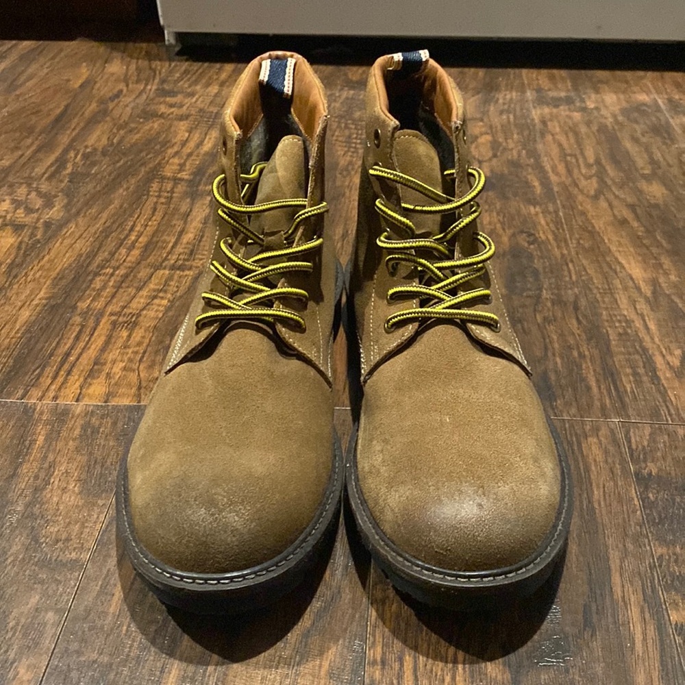 Men’s size 10.5 Brown Boots Modern Fiction.